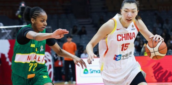 乐鱼娱乐体育-中国女篮轻取马里开门红！3大功臣浮出水面，李月汝21+11统治内线