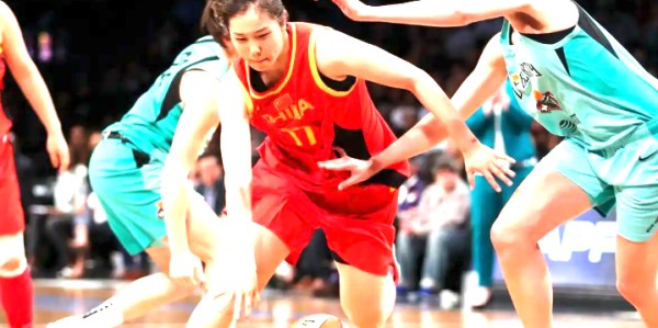 乐鱼娱乐体育-中国女篮轻取马里开门红！3大功臣浮出水面，李月汝21+11统治内线
