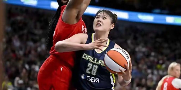 乐鱼娱乐体育-中国女篮轻取马里开门红！3大功臣浮出水面，李月汝21+11统治内线