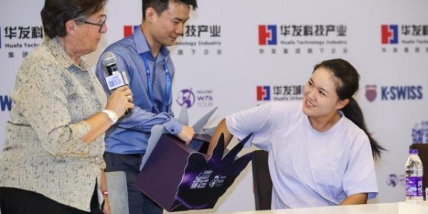 乐鱼娱乐体育-专访朱琳：一个“普通女孩”的不普通之处