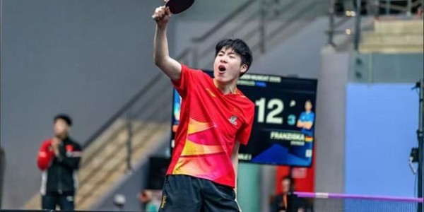 乐鱼娱乐体育-19岁温瑞博首夺成人赛冠军，该重新定义国乒“小将”这个词了|决赛|马斯喀特|乒乓球|少年|奖杯_新浪体育_新浪新闻